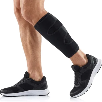 man wearing the calf support brace for shin splints prodcut image